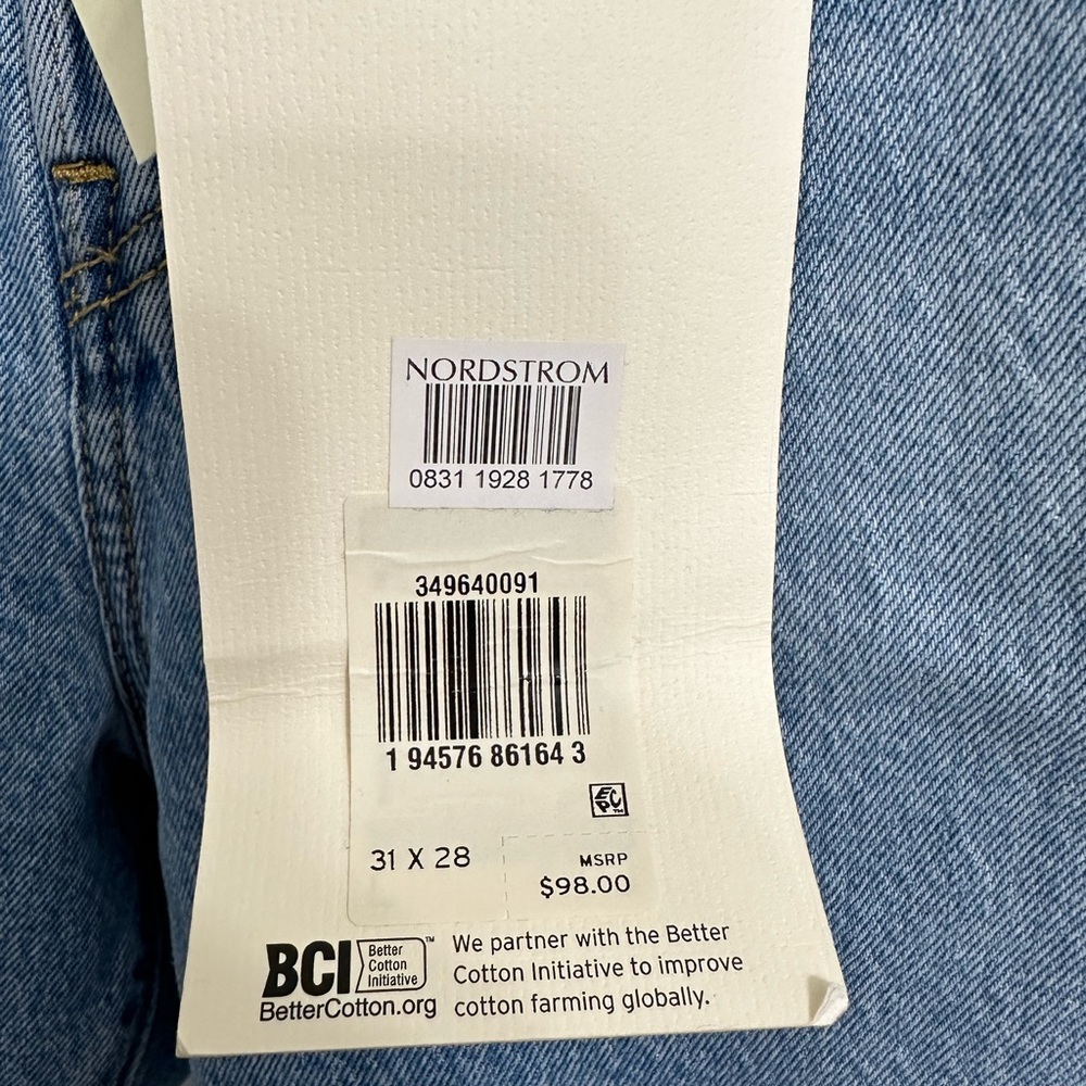 Levi's Wedgie Straight High Rise Jeans - 31 - Picture 9 of 11